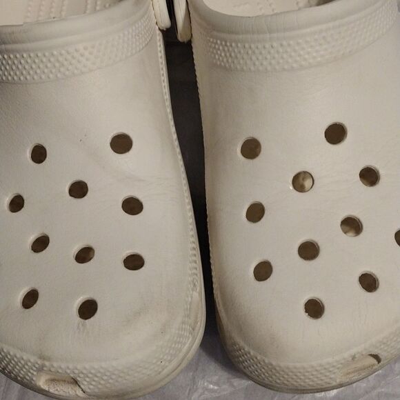 Crocs   - Picture 2 of 6